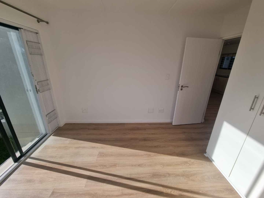 To Let 2 Bedroom Property for Rent in Burgundy Estate Western Cape